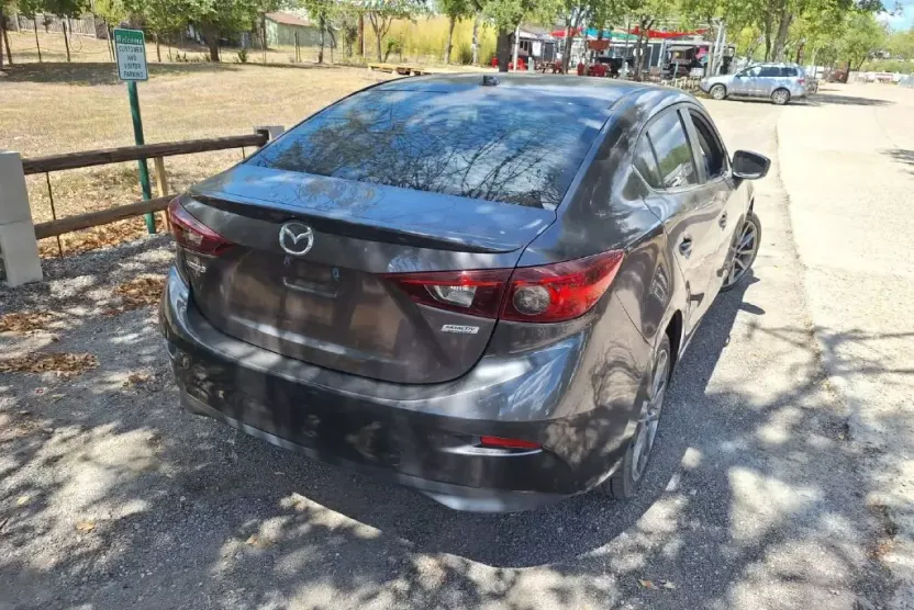 2018 Mazda Mazda3 Touring photo 1