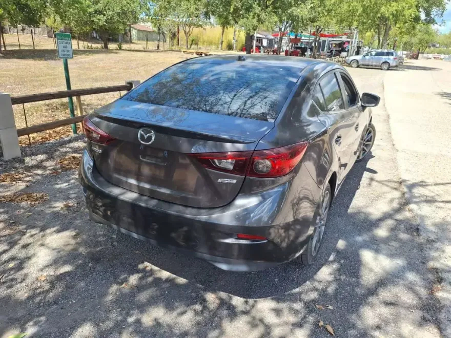2018 Mazda Mazda3 Touring photo 1