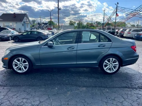 2012 Mercedes Benz C 4MATIC photo 4