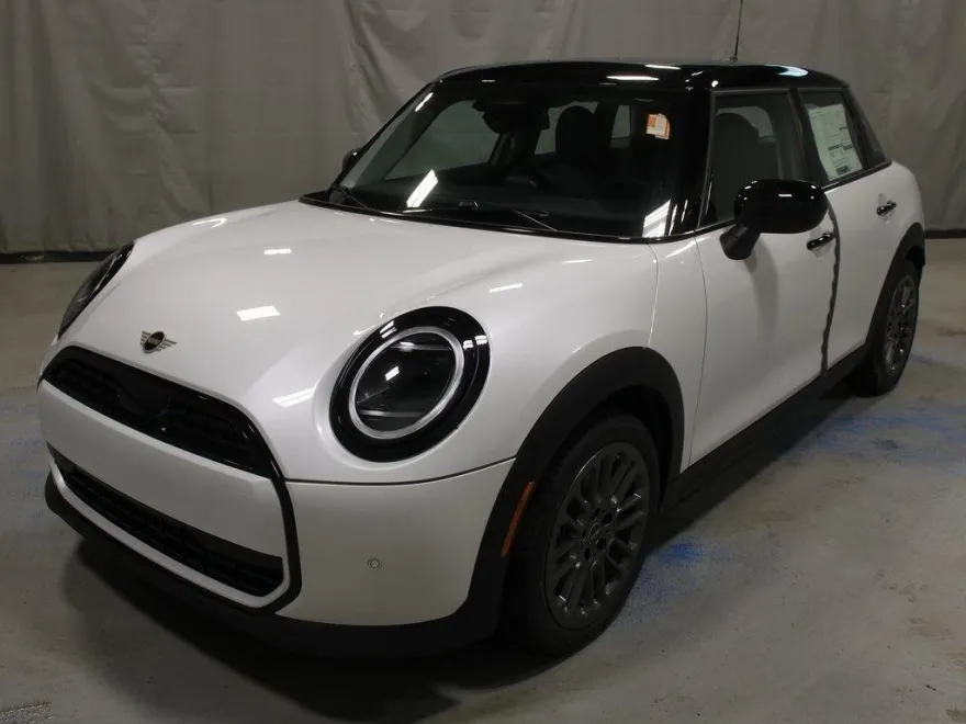 2025 Mini Cooper 4 Door Hardtop Signature photo 1