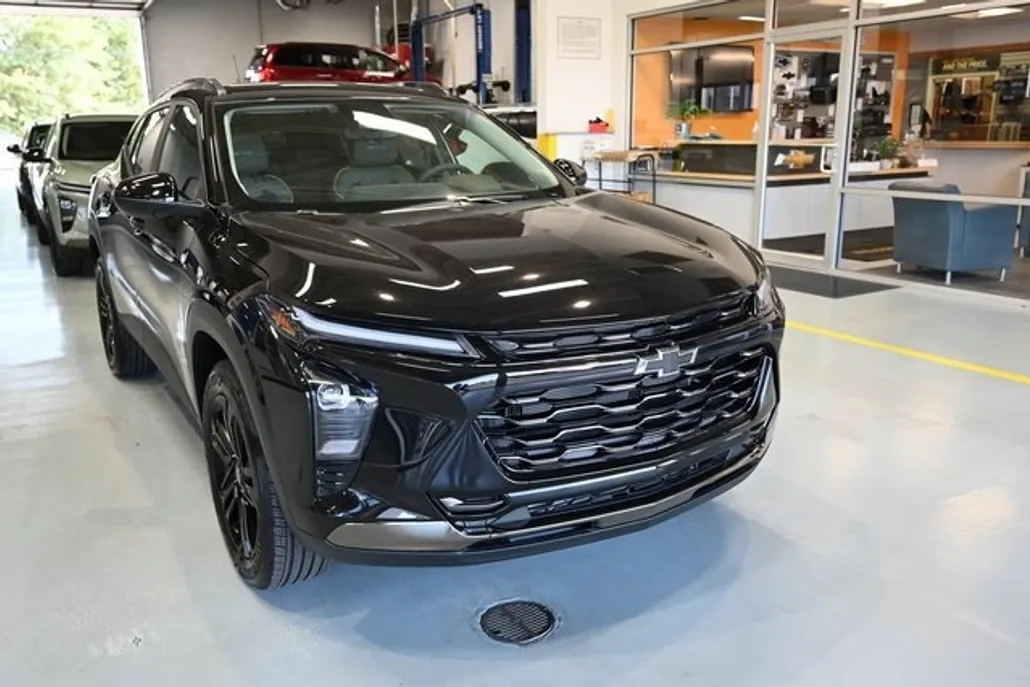 2025 Chevrolet Trax ACTIV photo 1