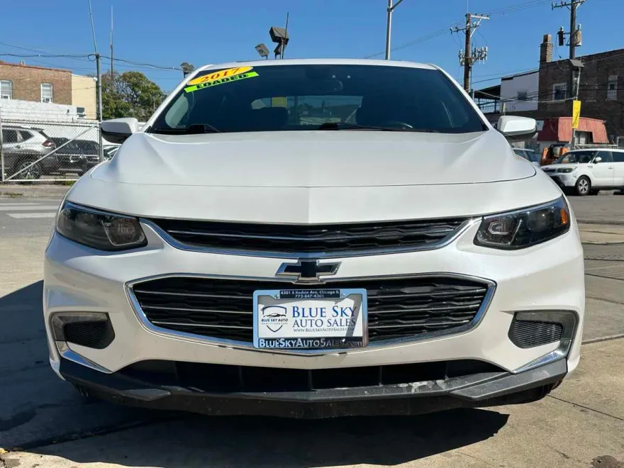 2017 Chevrolet Malibu 1LT photo 1