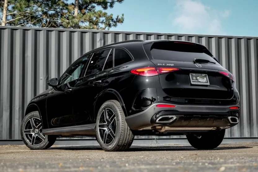 2026 Mercedes Benz GLC 300 4MATIC photo 1