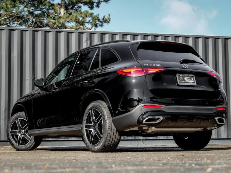 2026 Mercedes Benz GLC 300 4MATIC photo 1