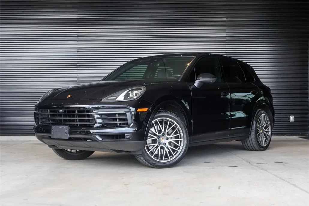 2021 Porsche Cayenne S photo 1