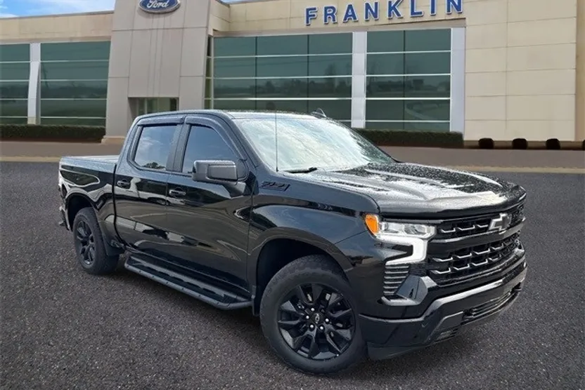 2024 Chevrolet Silverado 1500 RST photo 1
