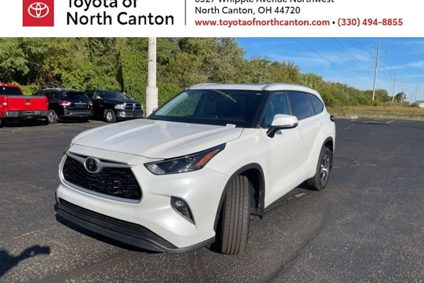 2024 Toyota Highlander XLE photo 1