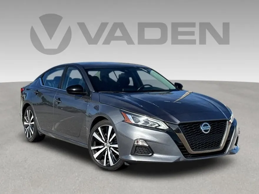 2022 Nissan Altima 2.5 SR photo 1