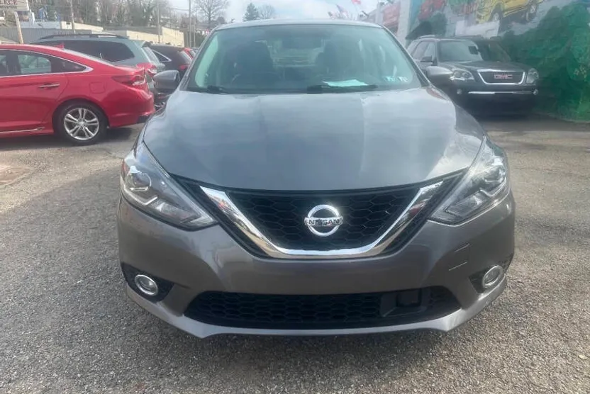 2019 Nissan Sentra SR photo 1