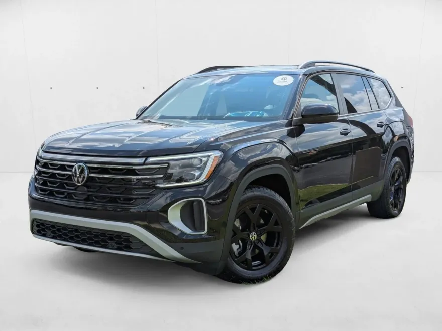 2024 Volkswagen Atlas Peak Edition SE Technology photo 1