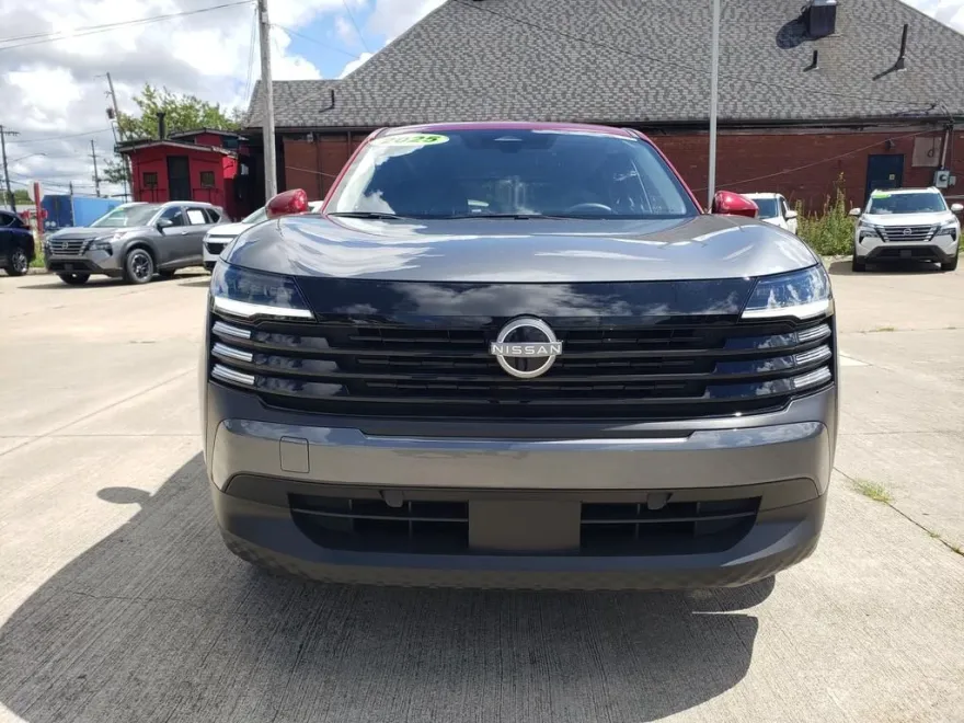 2025 Nissan Kicks SV photo 1