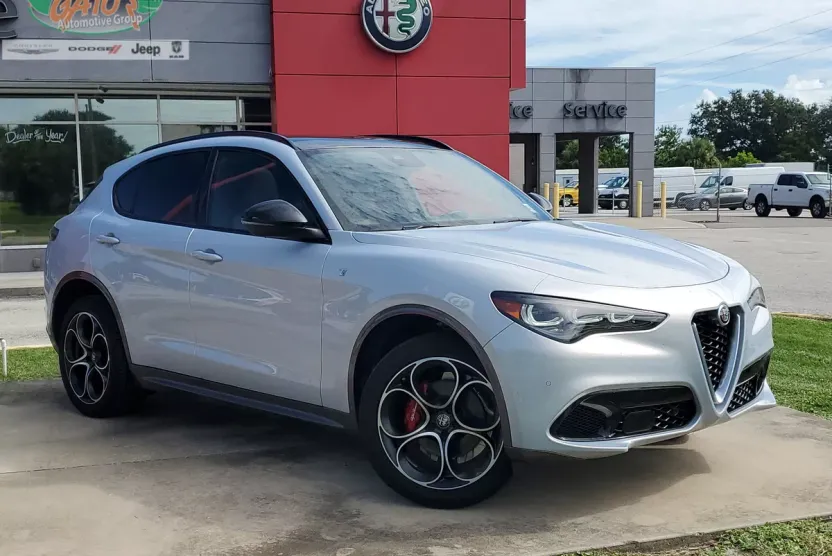 2024 Alfa Romeo Stelvio Ti photo 1