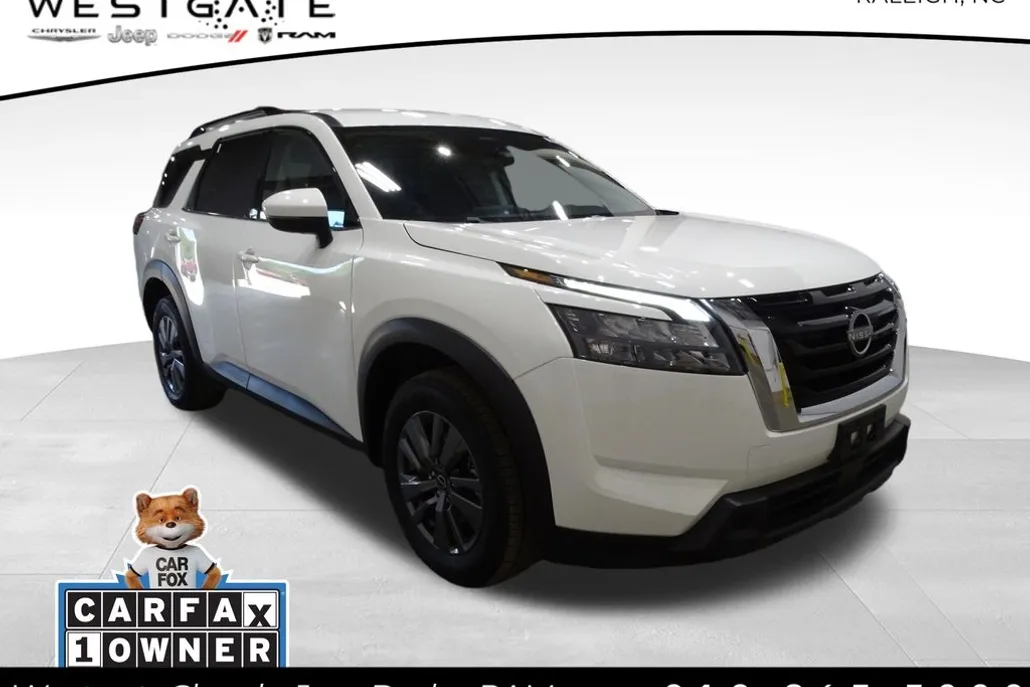 2024 Nissan Pathfinder SV photo 1