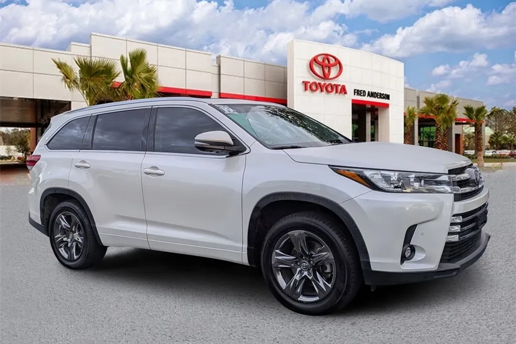 2019 Toyota Highlander Limited Platinum photo 1