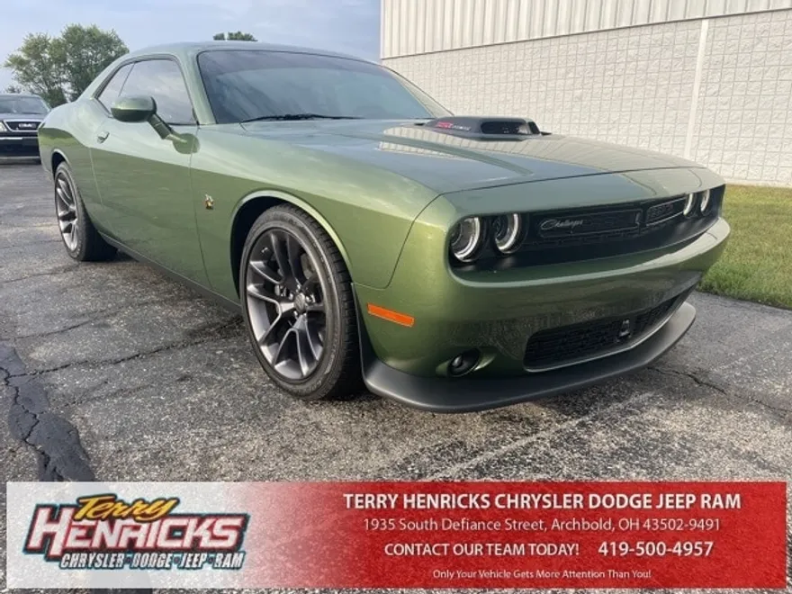 2023 Dodge Challenger R/T Scat Pack photo 1