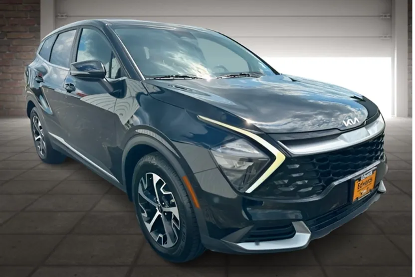 2023 Kia Sportage EX photo 1