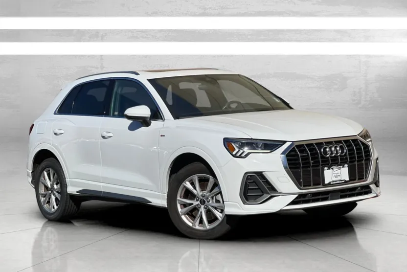 2023 Audi Q3 S line Premium photo 1