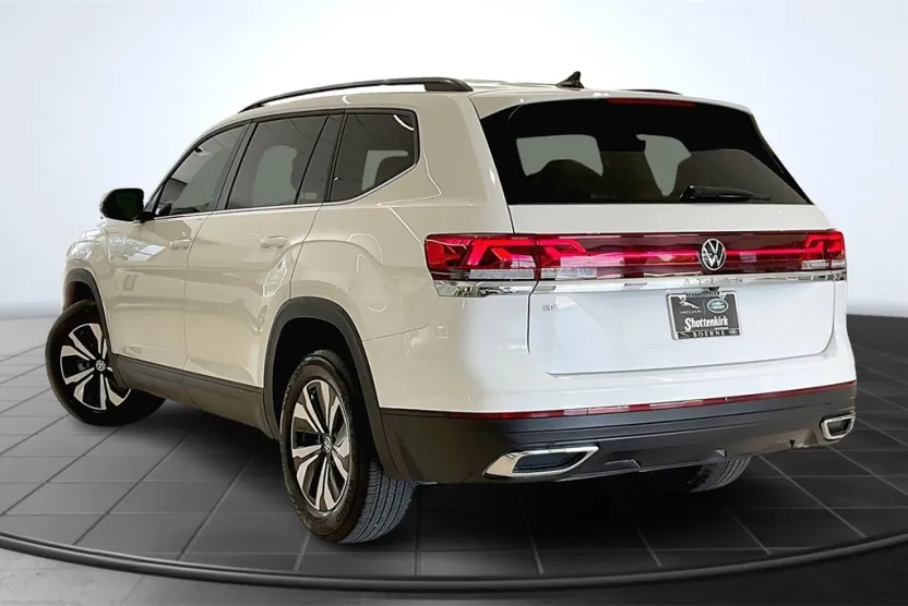 2025 Volkswagen Atlas SE photo 1