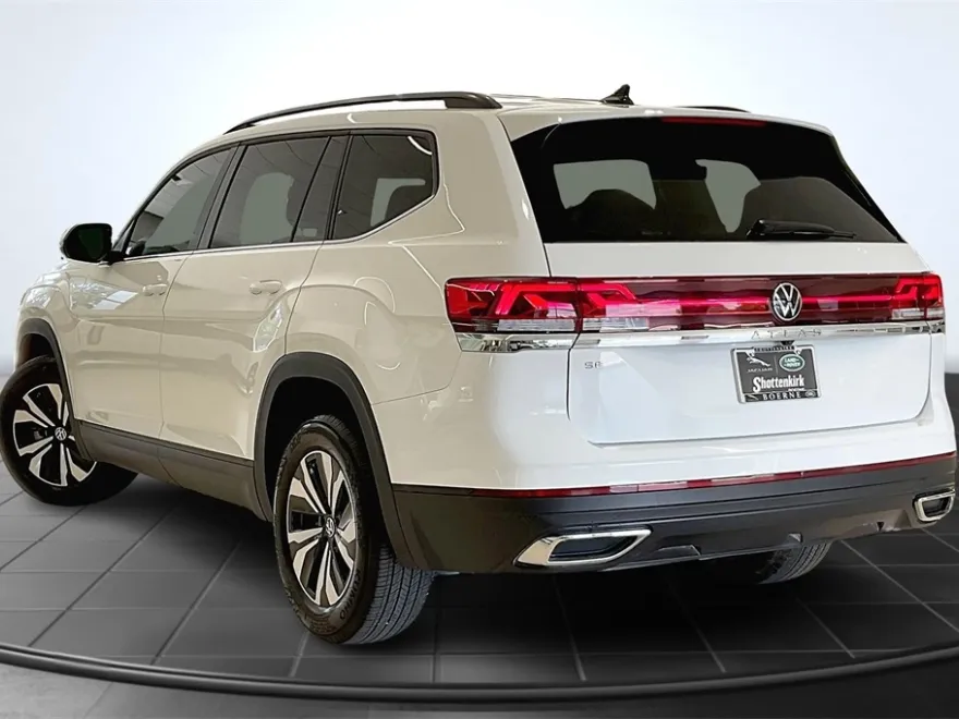 2025 Volkswagen Atlas SE photo 1