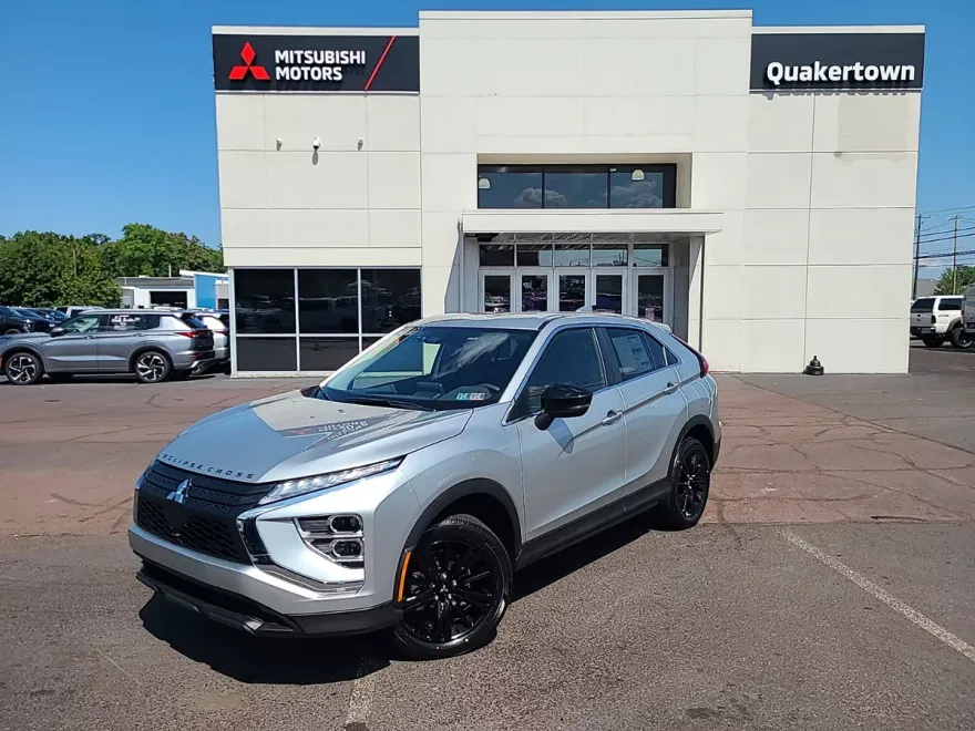 2024 Mitsubishi Eclipse Cross LE photo 1