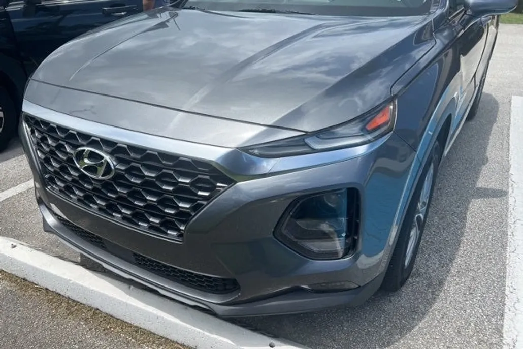 2020 Hyundai Santa Fe SEL photo 1