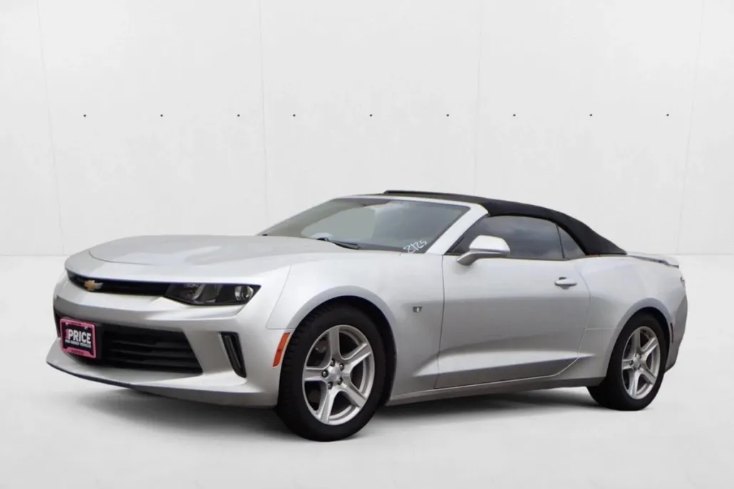 2017 Chevrolet Camaro 1LT photo 1