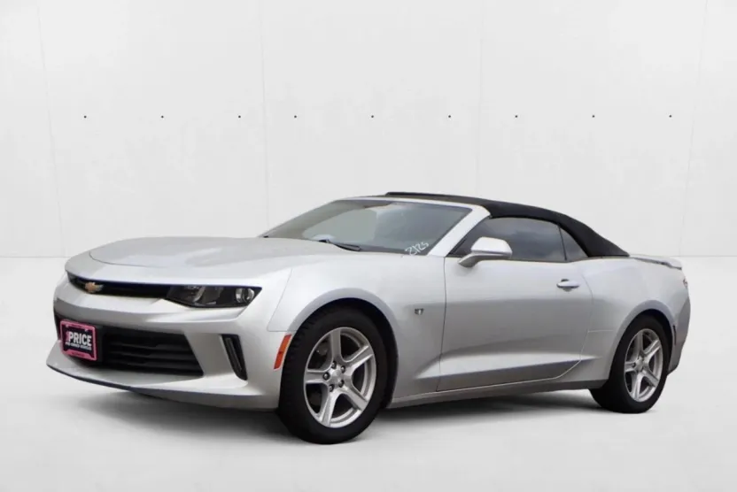 2017 Chevrolet Camaro 1LT photo 1