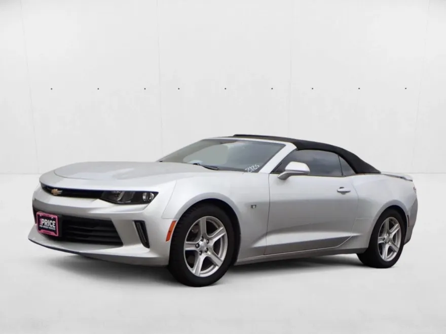 2017 Chevrolet Camaro 1LT photo 1