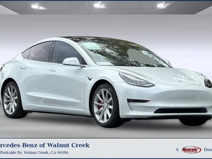 2019 Tesla Model 3 Long Range photo 1