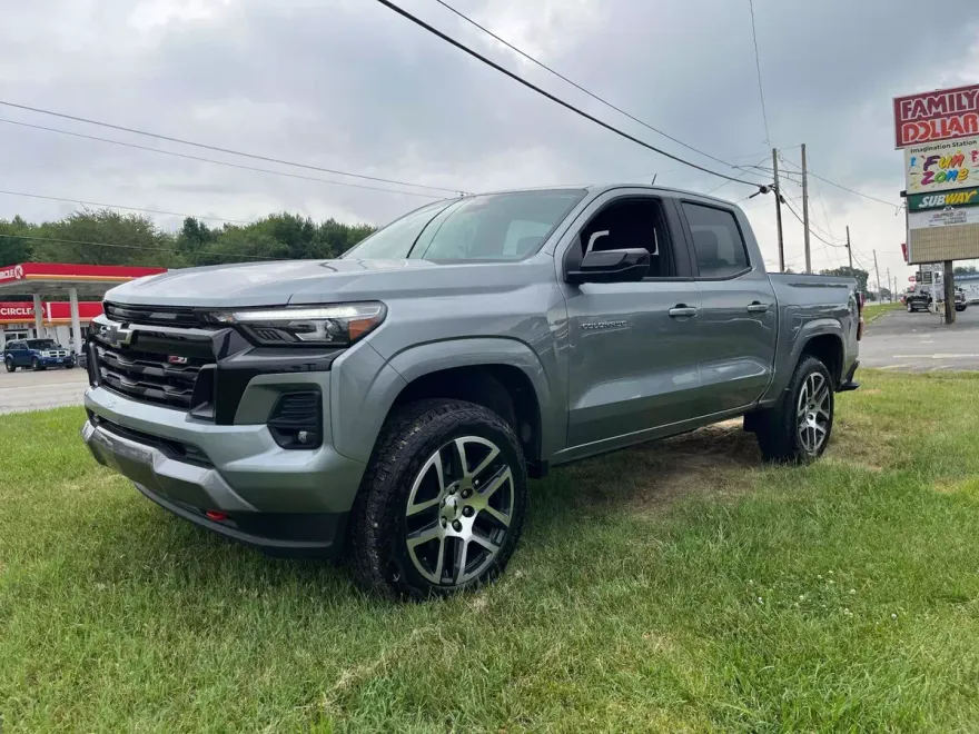 2023 Chevrolet Colorado Z71 photo 1