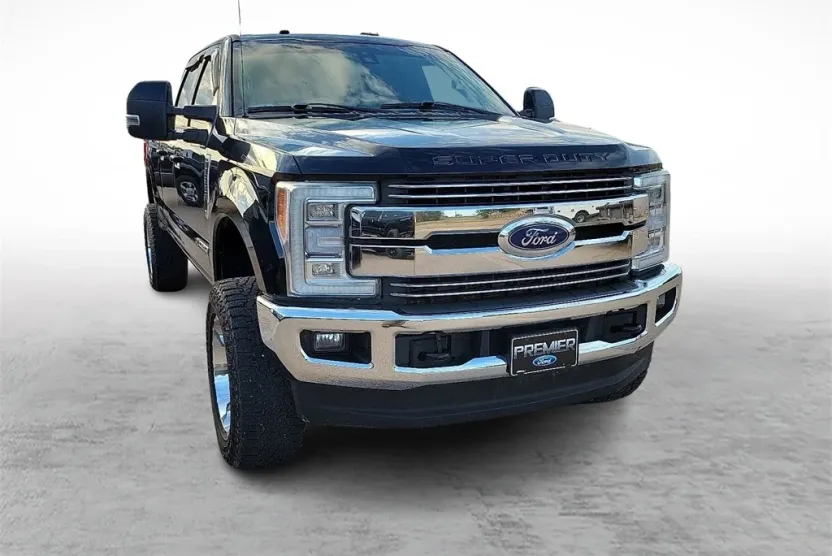 2017 Ford F-250 Lariat photo 1