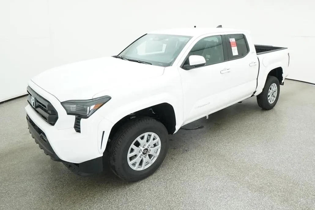2024 Toyota Tacoma SR5 photo 1