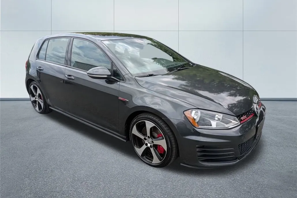 2017 Volkswagen Golf GTI SE photo 1
