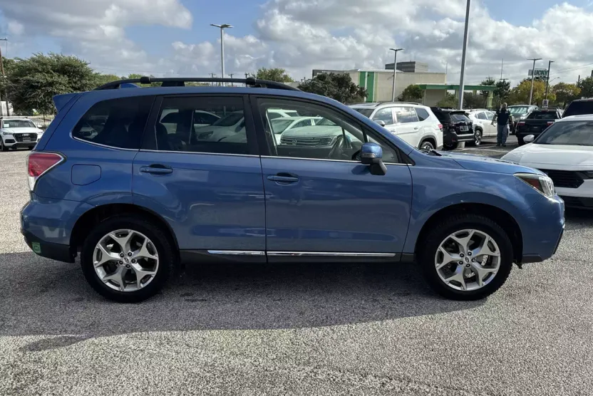 2018 Subaru Forester 2.5i Touring photo 1