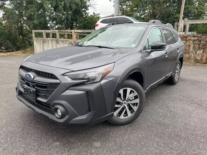2025 Subaru Outback Premium photo 1
