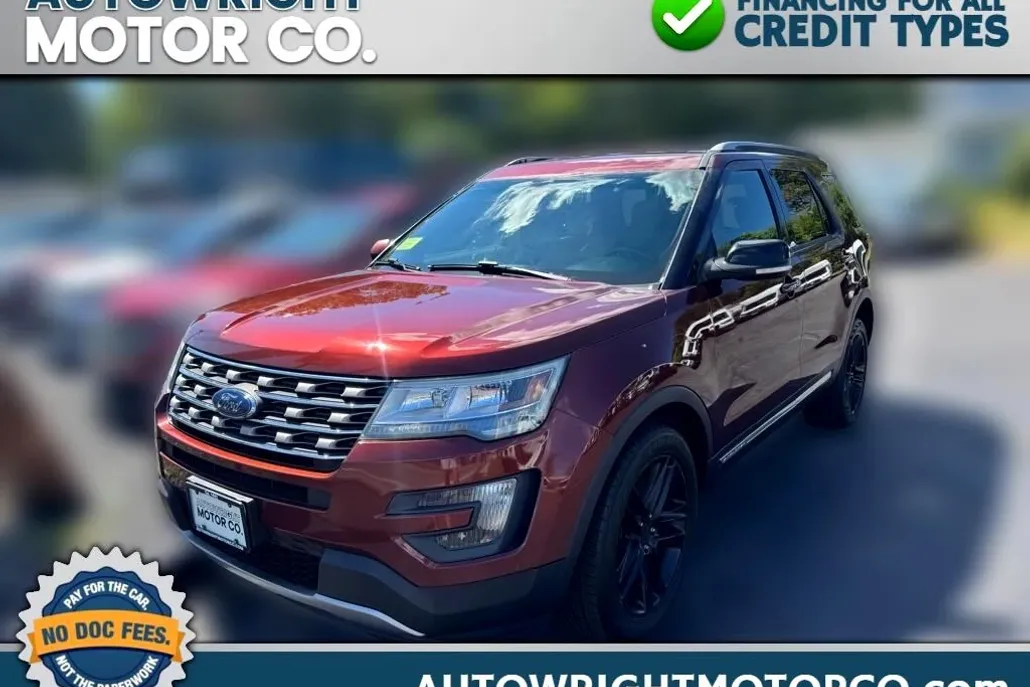 2016 Ford Explorer XLT photo 1