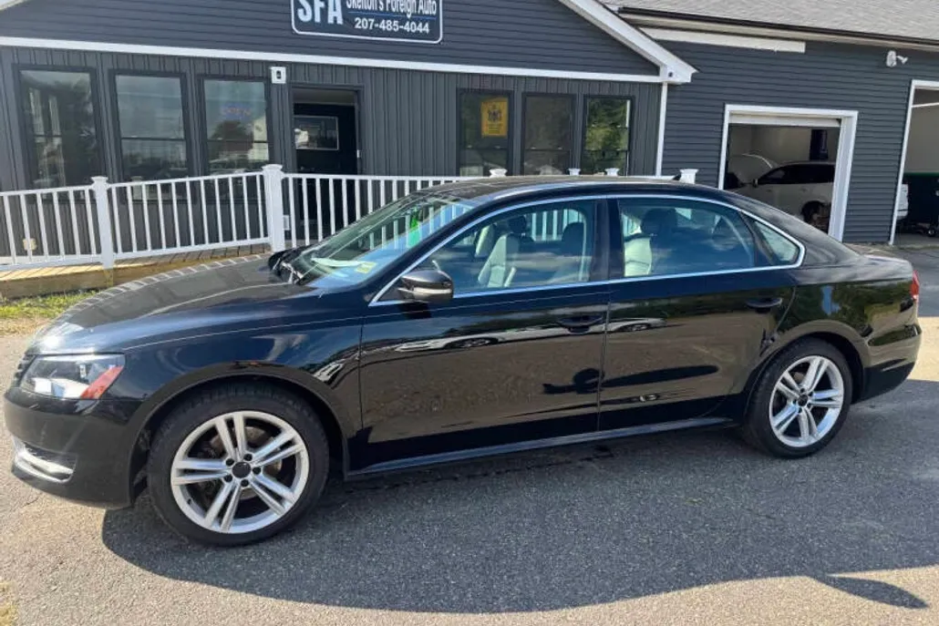 2014 Volkswagen Passat SE photo 1