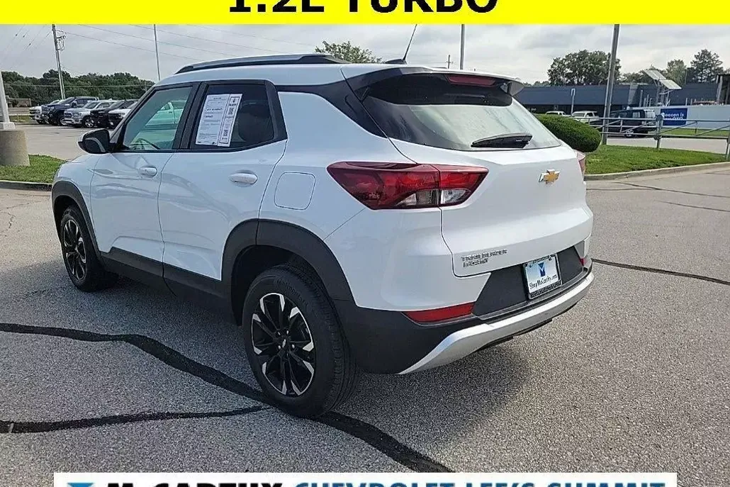 2023 Chevrolet Trailblazer LT photo 1