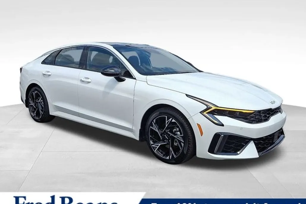2025 Kia K5 GT-Line photo 1