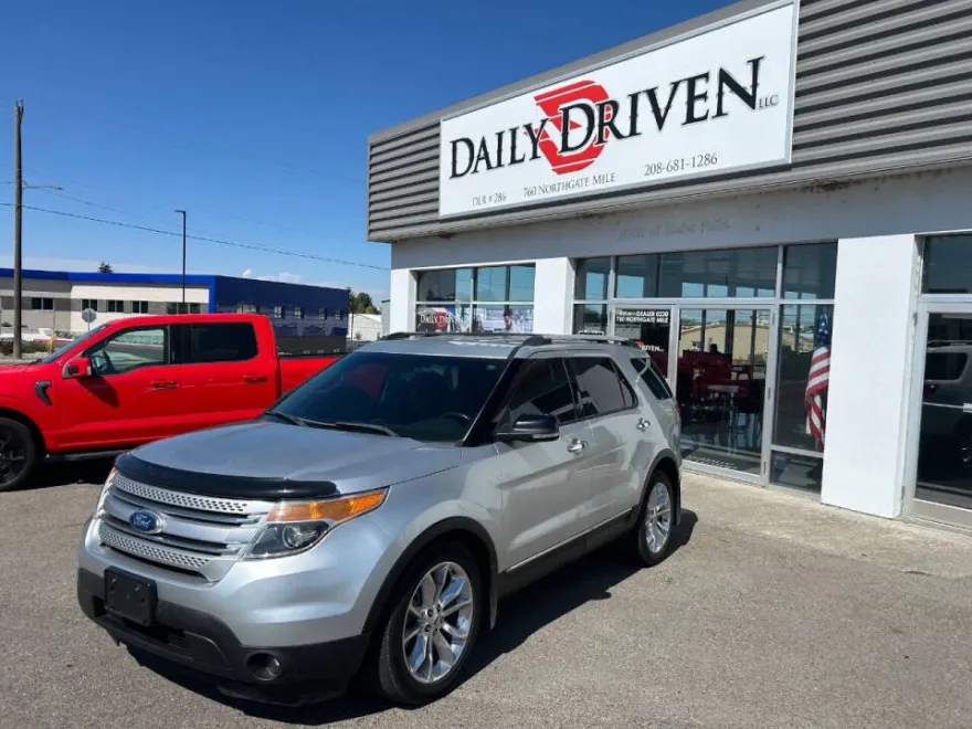 2012 Ford Explorer XLT photo 1