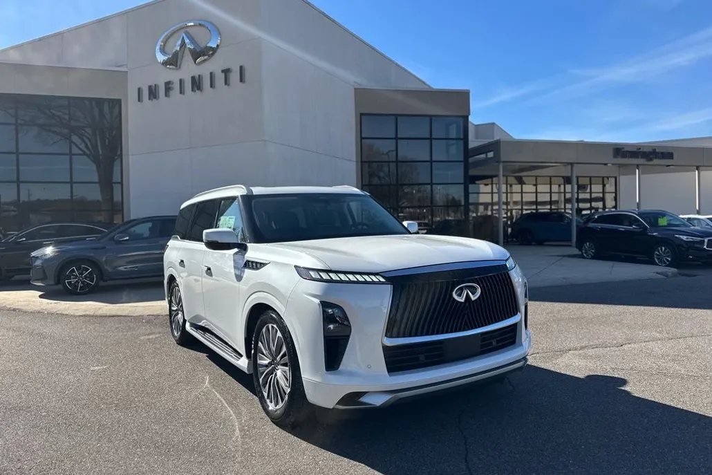2025 Infiniti QX80 Luxe photo 1