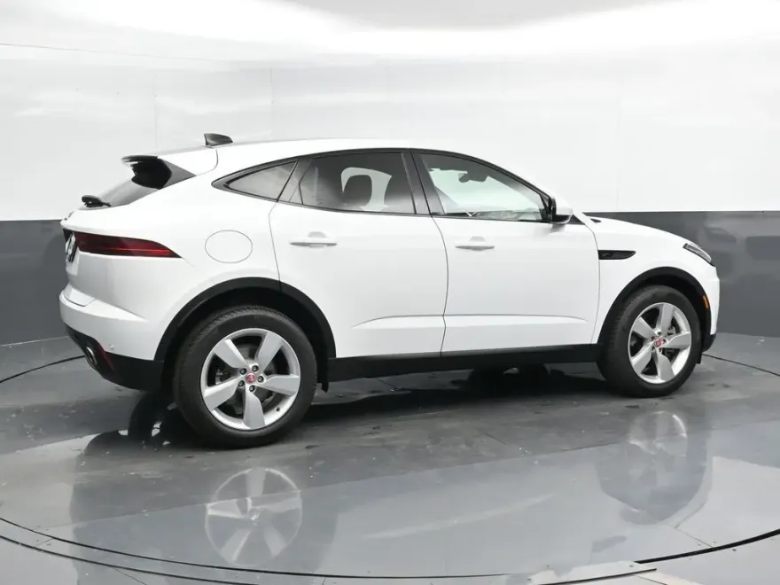 2022 Jaguar E-PACE P250 SE photo 1