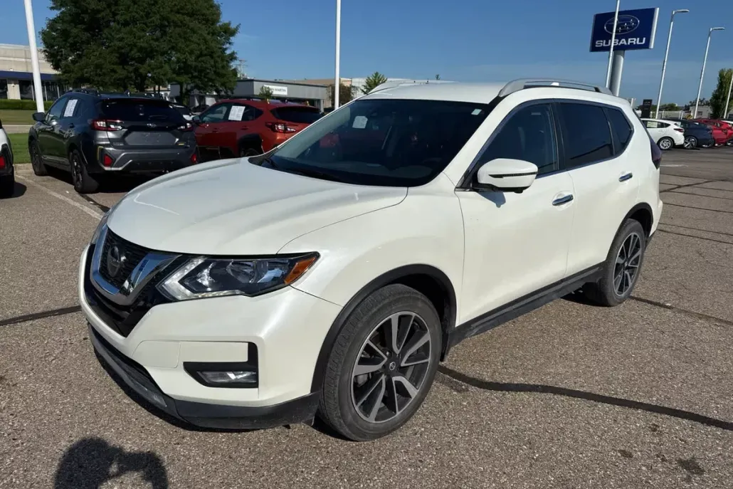 2020 Nissan Rogue SL photo 1