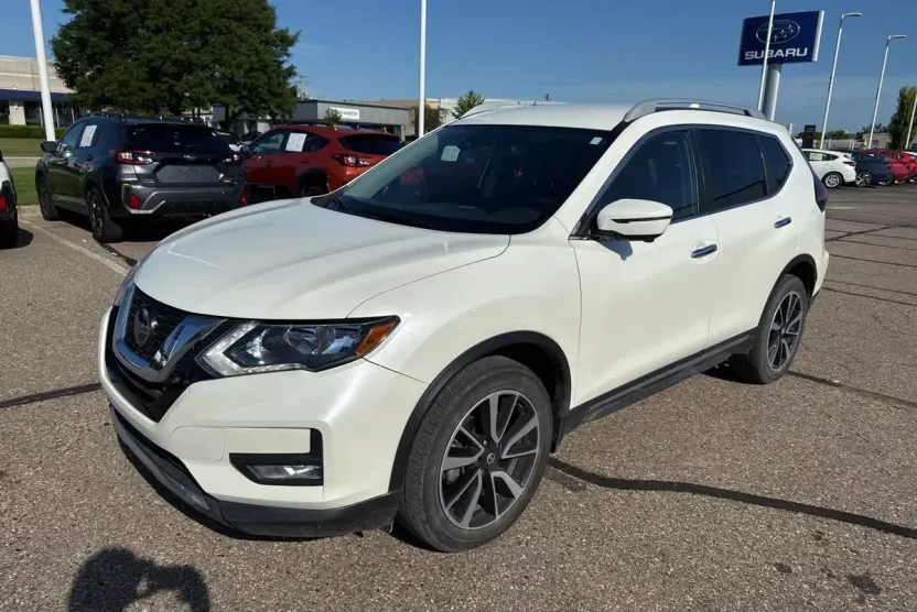 2020 Nissan Rogue SL photo 1