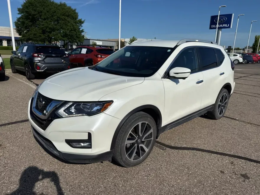 2020 Nissan Rogue SL photo 1