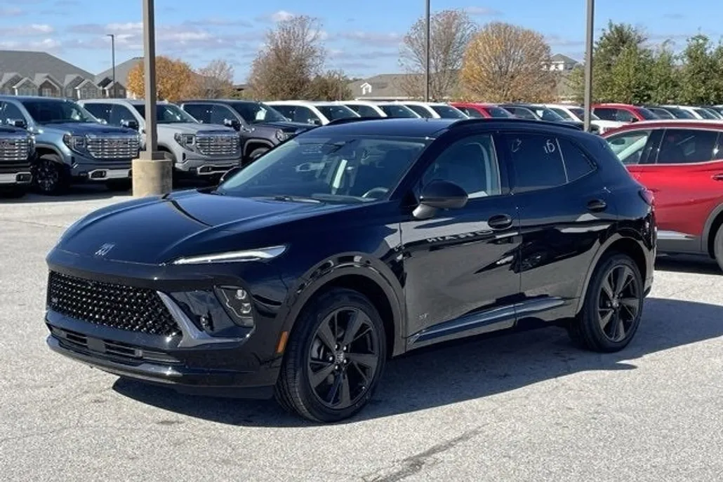 2025 Buick Envision Sport Touring photo 1