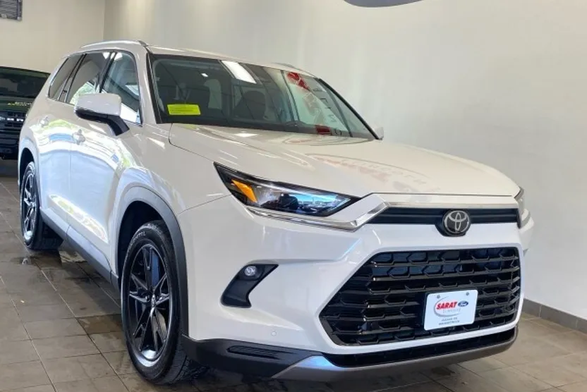 2024 Toyota Grand Highlander Limited photo 1