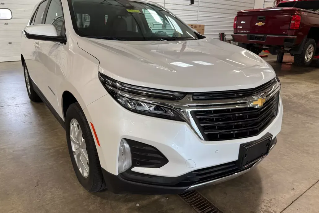 2022 Chevrolet Equinox LT photo 1