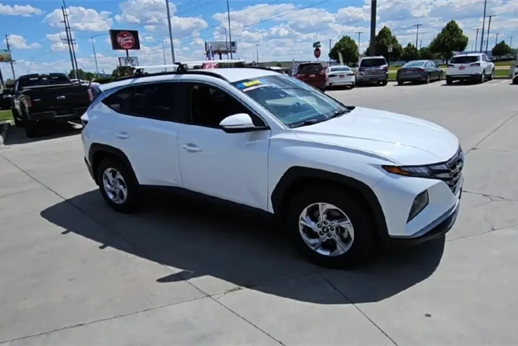 2022 Hyundai Tucson SEL photo 1