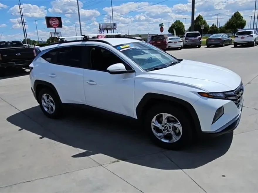 2022 Hyundai Tucson SEL photo 1